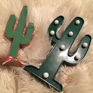 Double cactus room LED decoration(s)